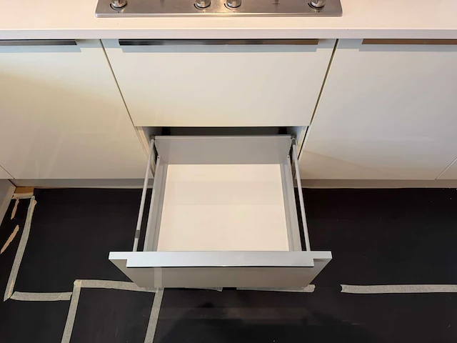 Bruynzeel - keuken met apparatuur - afbeelding 15 van  23