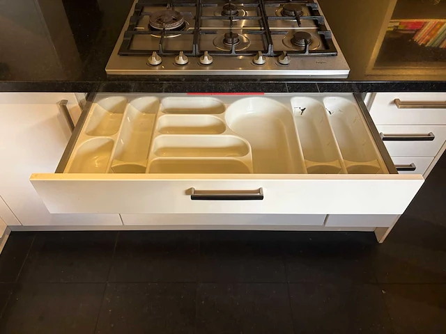 Bruynzeel - keuken met apparatuur - afbeelding 5 van  25