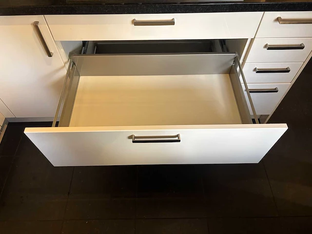 Bruynzeel - keuken met apparatuur - afbeelding 6 van  25