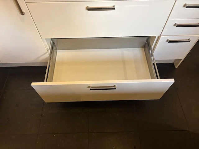 Bruynzeel - keuken met apparatuur - afbeelding 7 van  25