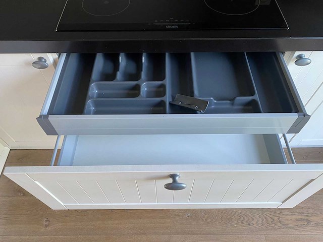 Bruynzeel - keuken met siemens apparatuur - afbeelding 1 van  1