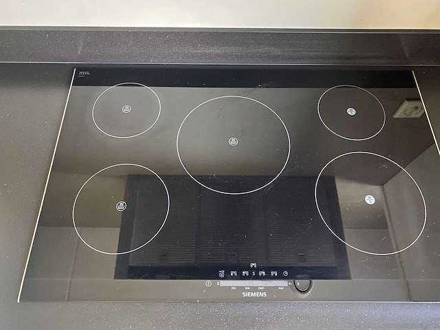 Bruynzeel - keuken met siemens apparatuur - afbeelding 5 van  21