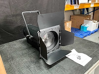 Bsl fresnel ww 300w led spotlight - afbeelding 4 van  10