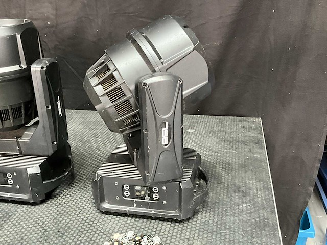 Bsl helius rgbl led moving head ip65 (4x) - afbeelding 12 van  13