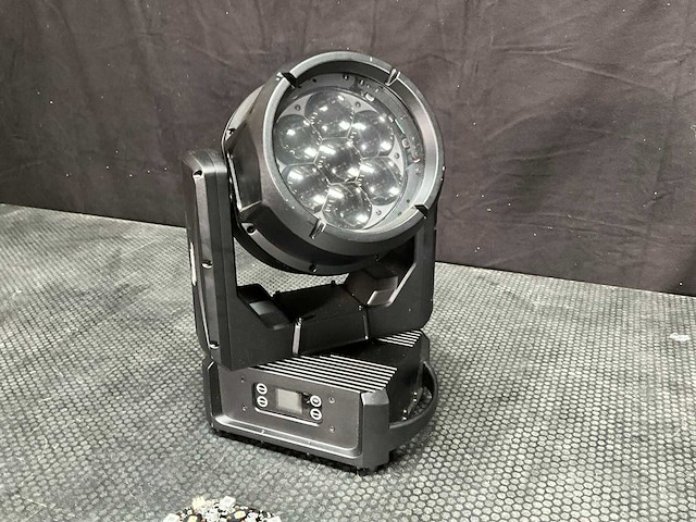 Bsl helius rgbl led moving head ip65 - afbeelding 6 van  11