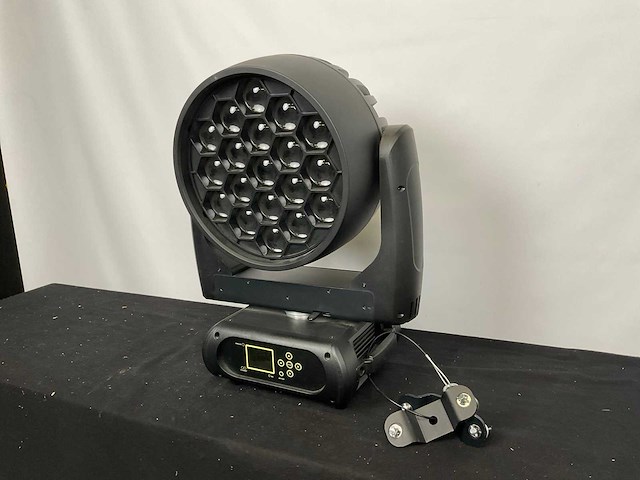 Bsl magic beam 19 led moving head wash - afbeelding 1 van  4