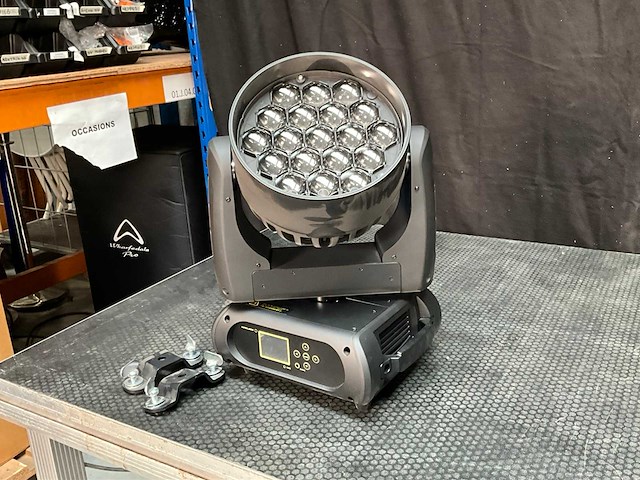 Bsl magic zoom 1920 rgbw led moving head wash (2x) - afbeelding 1 van  14