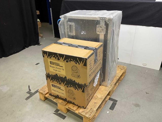 Bsl magic zoom 1920 rgbw led moving head wash - afbeelding 6 van  9