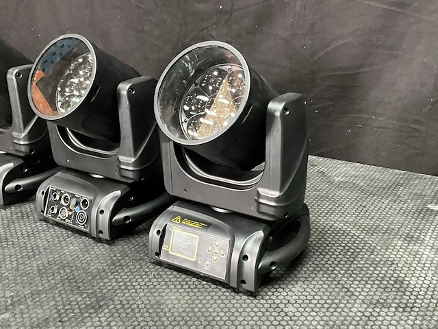 Bsl mystic 7 led moving head wash (3x) - afbeelding 9 van  12