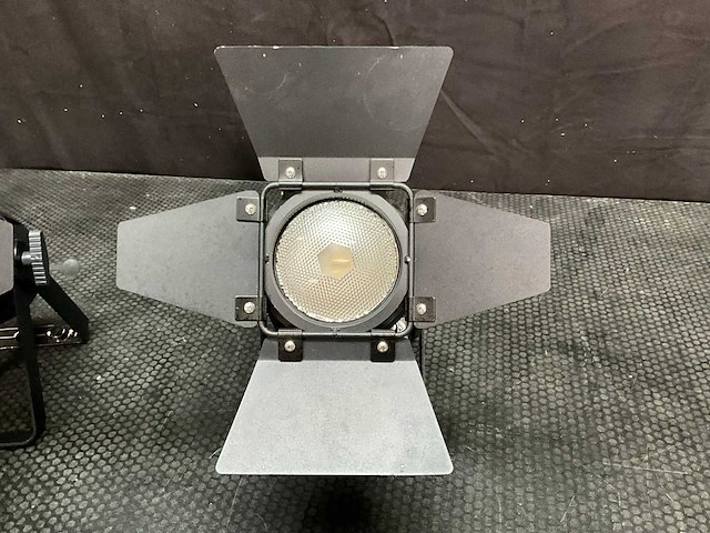 Bsl par cw ww en par rgb ww led studio par spot (8x) - afbeelding 11 van  17