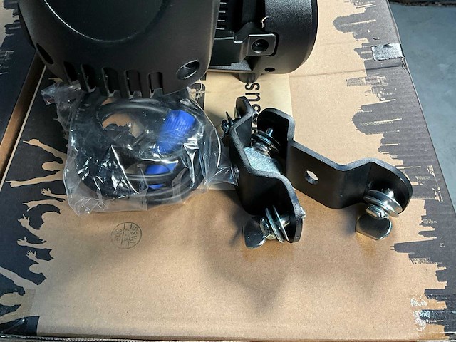 Bsl pegasus v2 rgbw led moving head (6x) - afbeelding 2 van  13