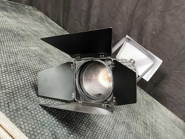 Bsl theater fresnel - afbeelding 1 van  6