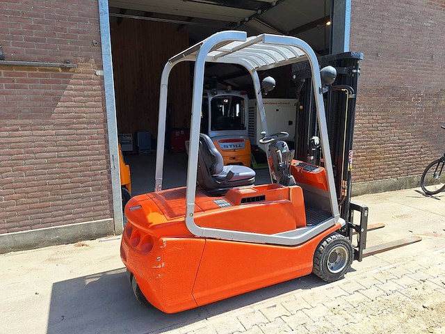 Bt - 2006 - c3e 200 - vorkheftruck - afbeelding 3 van  9