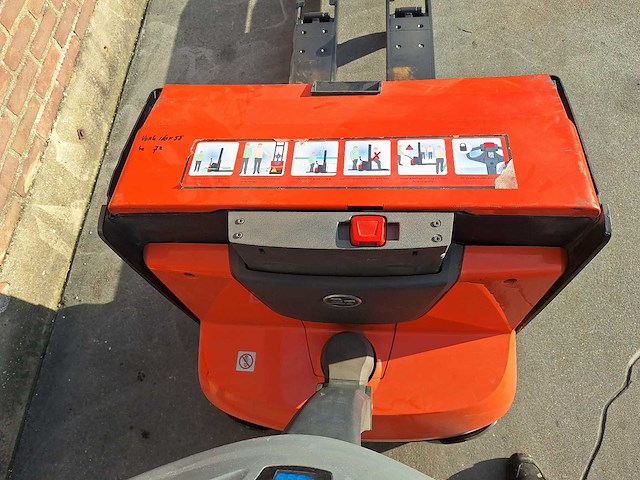 Bt - 2015 - lwe 200 - stapelaar - afbeelding 7 van  9