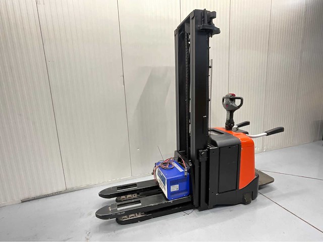 Bt - spe 160l - stapelaar triplex - hefhoogte 5.40 meter - freelift - 2016 - acculader - afbeelding 2 van  23