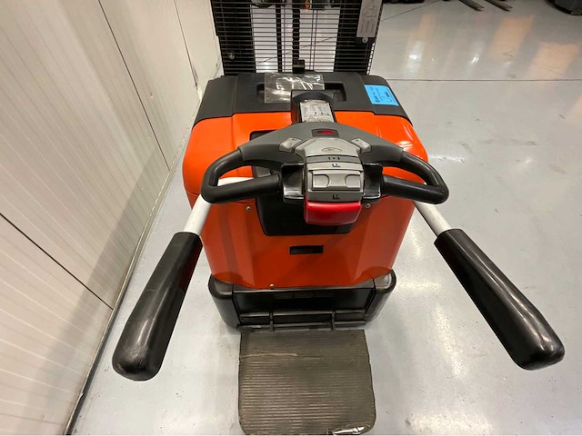 Bt - spe 160l - stapelaar triplex - hefhoogte 5.40 meter - freelift - 2016 - acculader - afbeelding 10 van  23