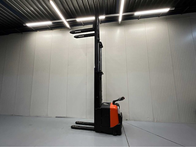 Bt - spe 160l - stapelaar triplex - hefhoogte 5.40 meter - freelift - 2016 - acculader - afbeelding 18 van  23