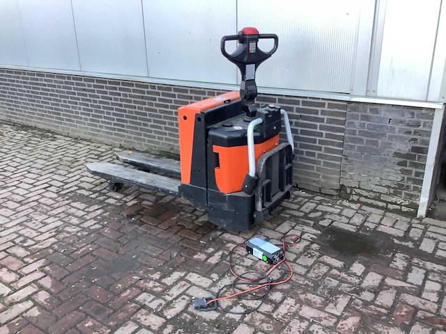 Bt 1072 hand hydraulische palletwagen - afbeelding 1 van  8