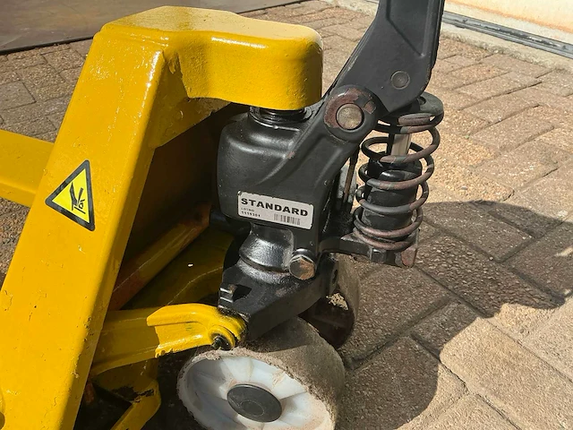 Bt 2300 hand hydraulische palletwagen - afbeelding 6 van  7