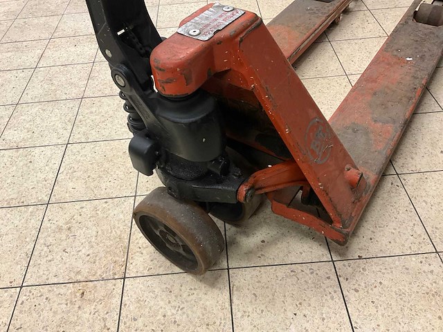 Bt defecte palletwagen - afbeelding 6 van  7