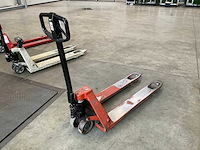 Bt hand hydraulische palletwagen - afbeelding 4 van  5
