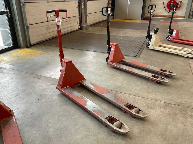 Bt hand hydraulische palletwagen - afbeelding 1 van  5