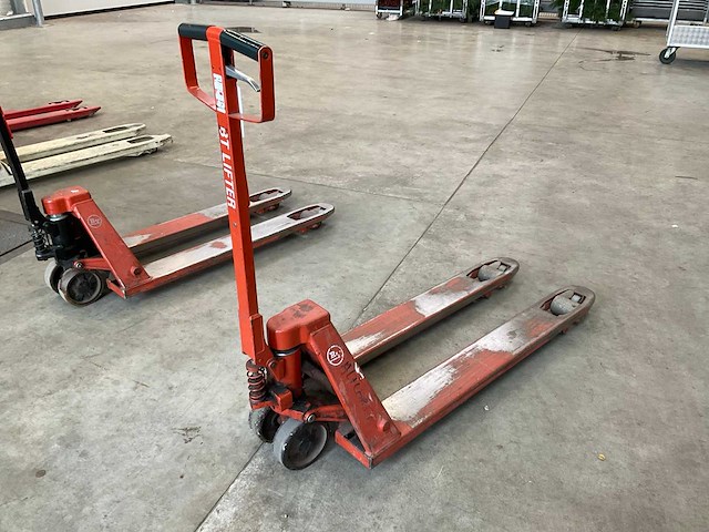 Bt hand hydraulische palletwagen - afbeelding 4 van  5