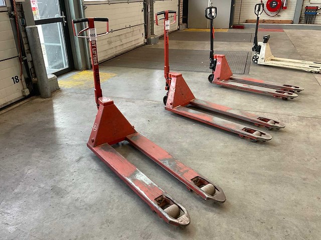 Bt hand hydraulische palletwagen - afbeelding 1 van  6