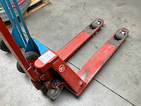 Bt hand hydraulische palletwagen - afbeelding 4 van  6