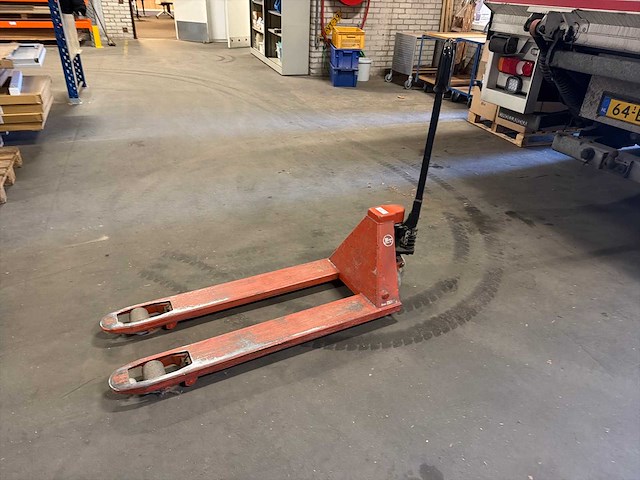 Bt hand hydraulische palletwagen - afbeelding 1 van  3