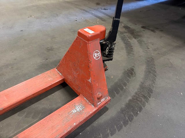 Bt hand hydraulische palletwagen - afbeelding 3 van  5
