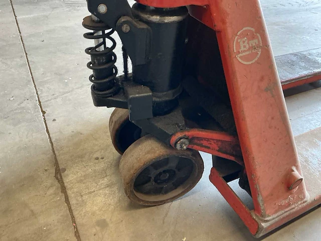 Bt hand hydraulische palletwagen - afbeelding 5 van  6