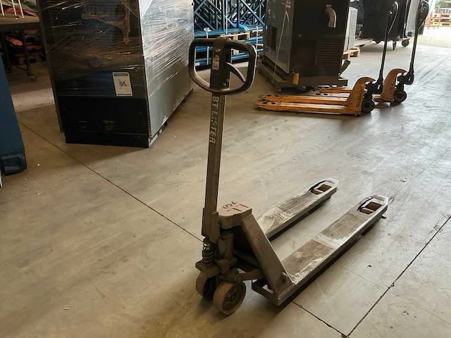 Bt hand hydraulische palletwagen - afbeelding 4 van  5