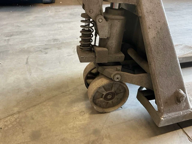 Bt hand hydraulische palletwagen - afbeelding 5 van  5