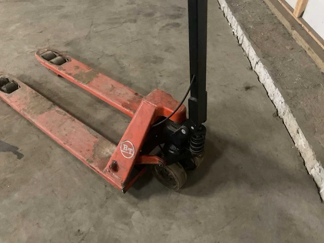 Bt hand hydraulische palletwagen - afbeelding 2 van  5