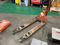 Bt l2000 hand hydraulische palletwagen - afbeelding 2 van  6