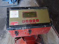 Bt lifter - 2000/10 - hand hydraulische palletwagen met weegfunctie - afbeelding 2 van  3