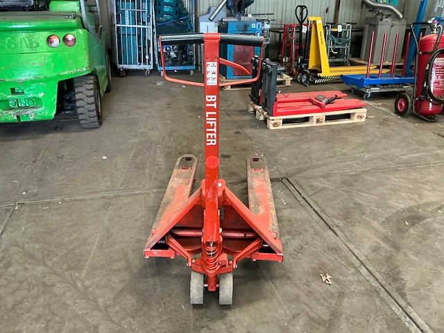 Bt lifter hand hydraulische palletwagen - afbeelding 2 van  5
