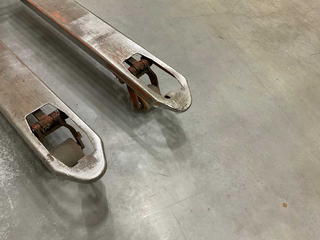 Bt-lifters bt l 2000 hand hydraulische palletwagen - afbeelding 11 van  13
