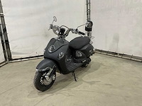Btc - bromscooter - legend e4 - scooter - afbeelding 1 van  14