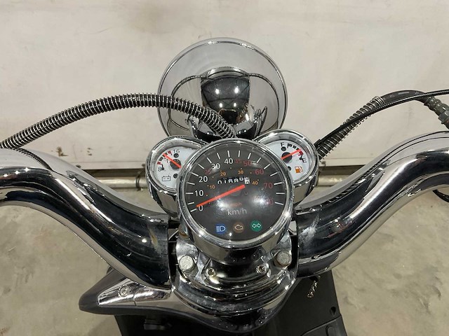 Btc - bromscooter - legend e4 - scooter - afbeelding 14 van  14