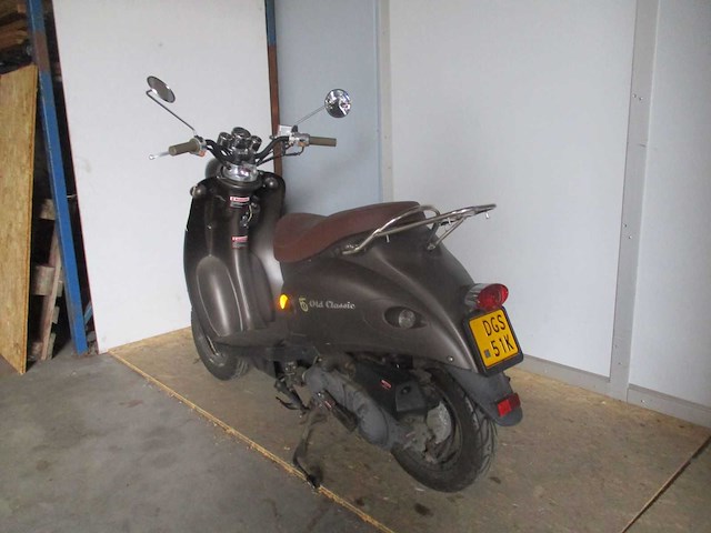 Btc - bromscooter - old classic - scooter - afbeelding 2 van  11