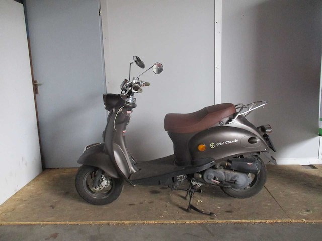 Btc - bromscooter - old classic - scooter - afbeelding 1 van  11