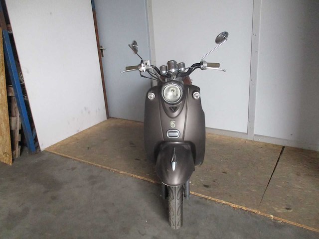 Btc - bromscooter - old classic - scooter - afbeelding 5 van  11