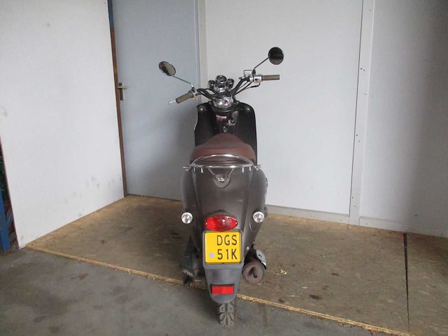 Btc - bromscooter - old classic - scooter - afbeelding 10 van  11