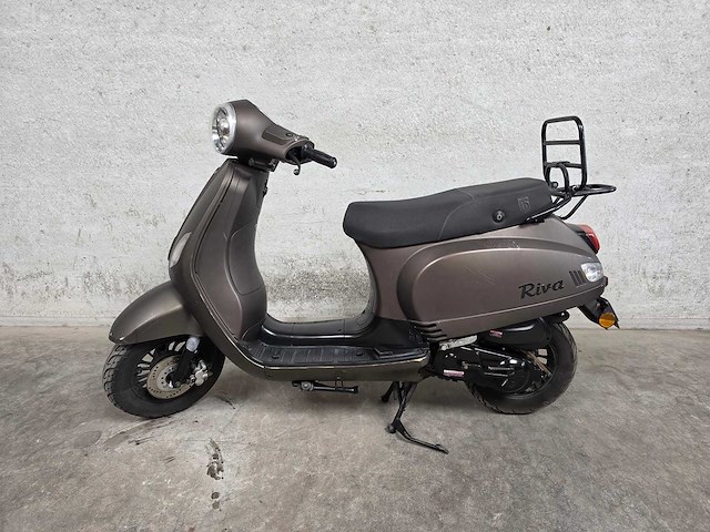 Btc - bromscooter - riva - 4t 45km uitvoering drh65f - afbeelding 1 van  7