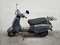 Btc - bromscooter - riva - 4t 45km uitvoering dzr17t - afbeelding 1 van  7