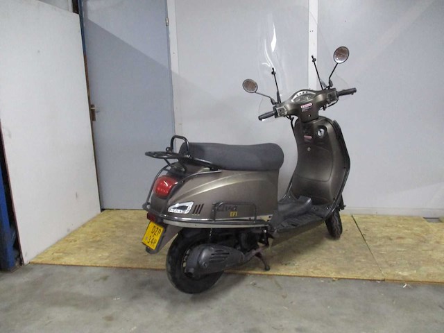 Btc - bromscooter - riva efi injectie - scooter - afbeelding 8 van  11