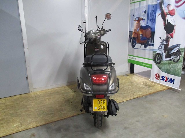 Btc - bromscooter - riva efi injectie - scooter - afbeelding 9 van  11