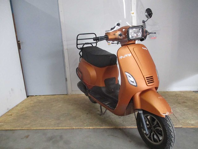Btc - bromscooter - riva sport - scooter - afbeelding 6 van  11